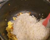 A picture of step 4 of Egg Fried Rice.