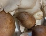 Gombapaprikás hagymás nokedlivel recept fázis 1 fotója