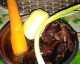 Foto langkah ke 2 dari resep Sup Ayam Jamur Kuping.