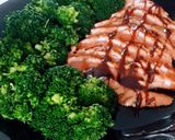 Foto del paso 3 de la receta: Salmón marinado en soja con brócoli