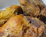 Foto langkah ke 3 dari resep Ayam goreng bumbu kuning.