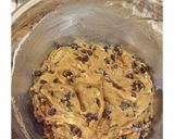 Foto langkah ke 4 dari resep Peanut butter choccochips cookies / skippy cookies.