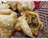 A picture of step 4 of Cocktail samosa.