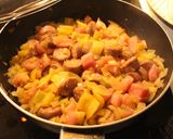 Foto del paso 2 de la receta: Penne con "tuco", pal almu y biandas laboralesss