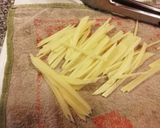 Foto del paso 6 de la receta: Pollo frito muy especiado con papas pay 