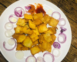 A picture of step 3 of Onion crackers🍽.