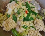 Foto langkah ke 4 dari resep Mie Nyemek Kuah Seblak.