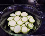 Foto del paso 1 de la receta: Zuchinis a la pizza