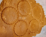 Foto del paso 6 de la receta: Galletas de turrón bañadas en chocolate blanco
