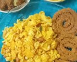 A picture of step 4 of Diwali special makka chiwda.
