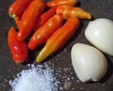 Foto langkah ke 1 dari resep Sambal Bawang Putih (W#36).