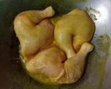 Foto langkah ke 2 dari resep Ayam Gepuk Sambal Kemangi.