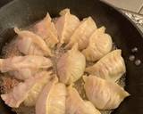 Gyoza (Pot sticker)/ recipe step 4 photo