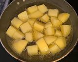 A picture of step 1 of Semur Beef and Potatoes (Indonesian-style Stew).