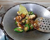 Foto langkah ke 4 dari resep Orek Tempe Petai.