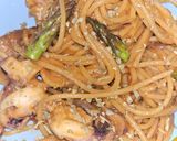 Foto del paso 9 de la receta Spaguetini con salsa de cebolla y pimiento rojo