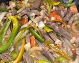 Foto del paso 5 de la receta: Fajitas de res a los tres chiles a la Sonorense