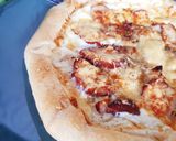 Une image de l'étape 3 de Pizza 🍕 crousti crème fraîche lardons fromage et poulet fumé.