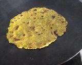 A picture of step 3 of Lauki paratha.