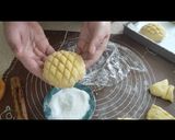 Foto langkah ke 7 dari resep Melon pan.