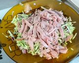 Une image de l'étape 8 de Salade de courgette, concombre, jambon blanc et feta.