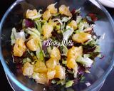 A picture of step 3 of Leafy Salad.