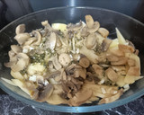 Foto del paso 2 de la receta: Conejo con patatas y champiñones al vermut