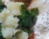 A picture of step 6 of Methi And Bathua Paratha.