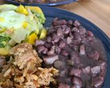 Foto del paso 6 de la receta: Frijoles negros con arroz integral y ensalada