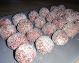 Meggyes gesztenyegolyó recept fázis 5 fotója