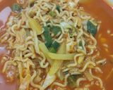 Foto langkah ke 3 dari resep Mie instan bumbu merah ala mamitakaeshi.