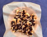 Foto langkah ke 8 dari resep Snickers Pisang dengan Selai Kacang.