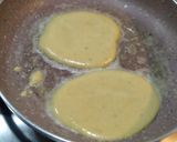 सुजी बनाना अंड सुकामेवा पॅनकेक (Suji banana egg dryfruits pancake recipe in marathi) रेसिपी स्टेप 3 फोटो 