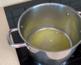 Foto del paso 1 de la receta: Crema fría de puerros y pera