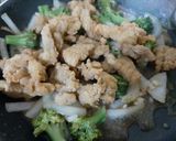 Foto langkah ke 6 dari resep Ayam Pok-Pok Saus Lada Hitam.