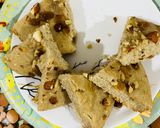 A picture of step 4 of Banana Sooji Cake.