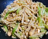 รูปขั้นตอนการทำที่ 4 ของ หน่อไม้ผัดไข่