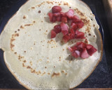 Foto del paso 3 de la receta: Crepas de chocolate amargo y fresa