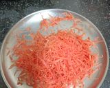 A picture of step 1 of Easy Carrot Toss (chamko).