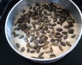 รูปขั้นตอนการทำที่ 7 ของ ขนมสังขยาหน้าฟักทอง (Sung-khaya cake toast pumpkin seeds)