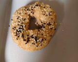 Foto langkah ke 9 dari resep Whole Wheat Sourdough Bagel.