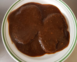 Foto del paso 3 de la receta: Tlacoyos ahogados en salsa de pasilla
