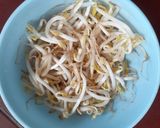 Foto langkah ke 1 dari resep Tumis Tauge Pedas.