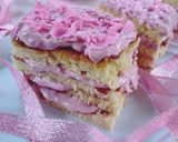 Foto langkah ke 6 dari resep Strawberry Cream Cake.