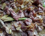 Gambar langkah 1 resipi "daging masak asam".