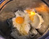 Une image de l'étape 4 de Galettes de panais à l'œuf, chèvre râpé et persil à la plancha.