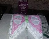 A picture of step 3 of Butterfly theme cake.