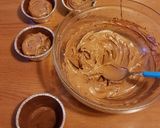 Foto del passaggio 4 della ricetta Tortino al cioccolato fondente dal cuore morbido