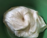 Foto langkah ke 5 dari resep Donat Gula Warna Warni Empuk Puk Puk.