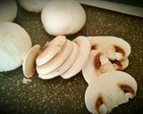 Foto del paso 2 de la receta Muslos de Pollo en salsa de Champiñones
